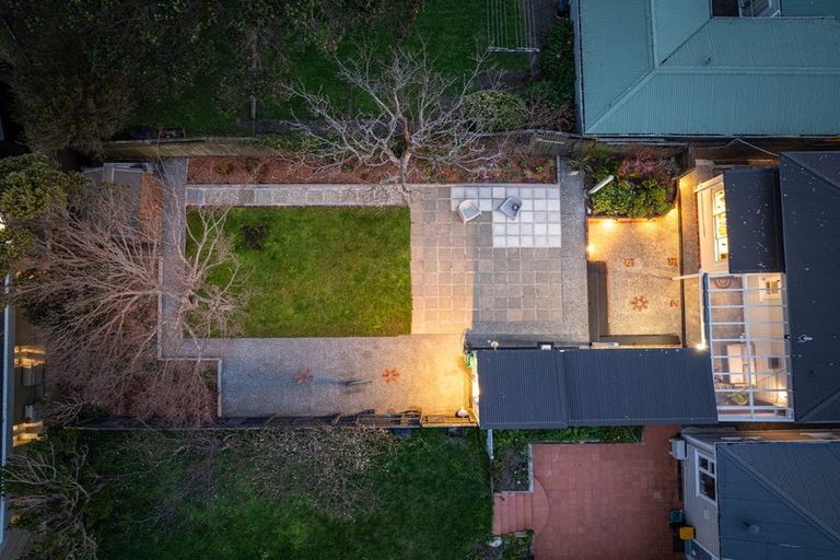 Photo of property in 18 Lawrence Street, Newtown, Wellington, 6021