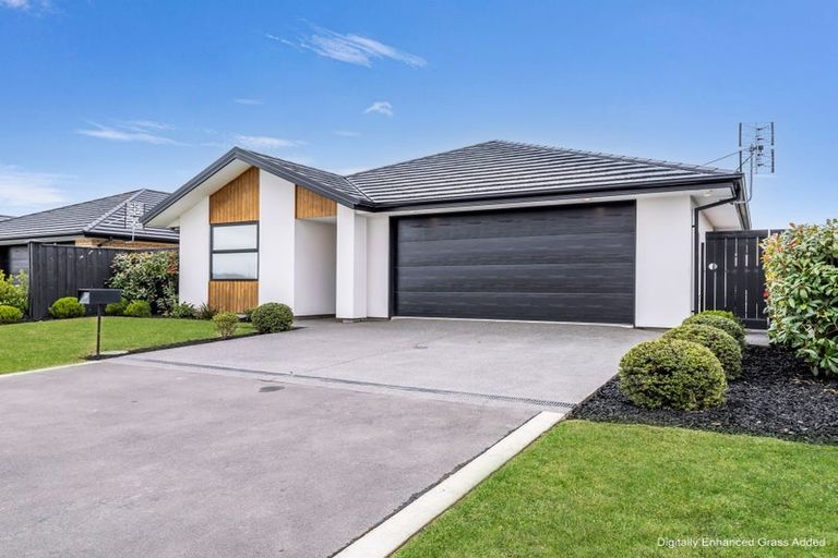 Photo of property in 34 Eileen Way, Rolleston, 7615