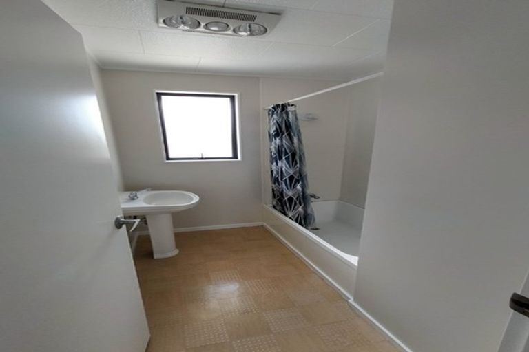 Photo of property in 8a Alidade Place, Massey, Auckland, 0614