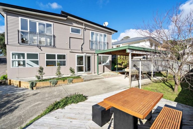 Photo of property in 20 Ocean View Road, Hatfields Beach, Orewa, 0931