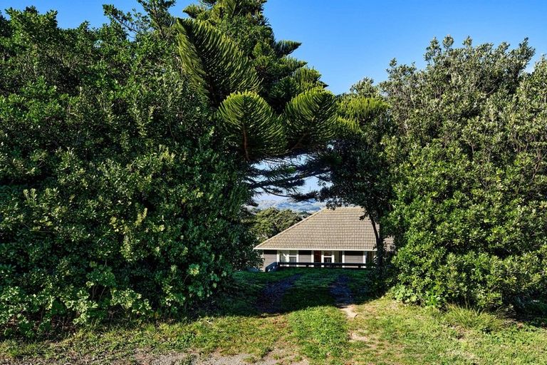 Photo of property in 52 Owhiti Street, Titahi Bay, Porirua, 5022