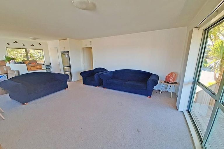 Photo of property in 15 Orchard Road, Browns Bay, Auckland, 0630