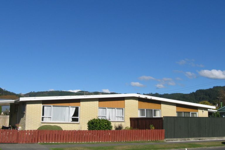 Photo of property in 1a Dunns Street, Silverstream, Upper Hutt, 5019