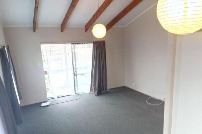 Photo of property in 2/388a West Coast Road, Glen Eden, Auckland, 0602