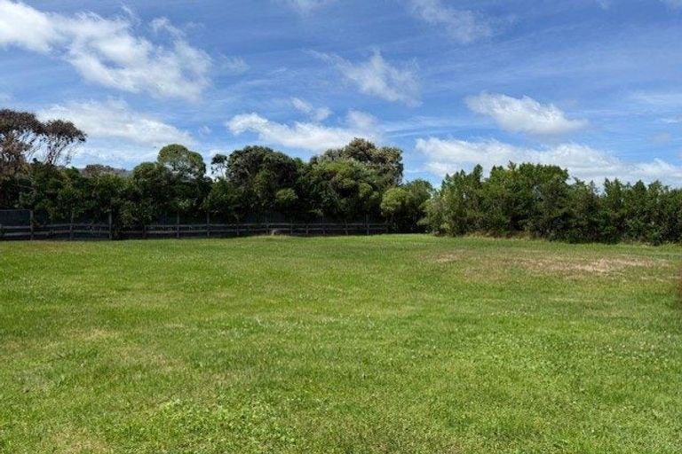Photo of property in 144a Paetawa Road, Peka Peka, Waikanae, 5391