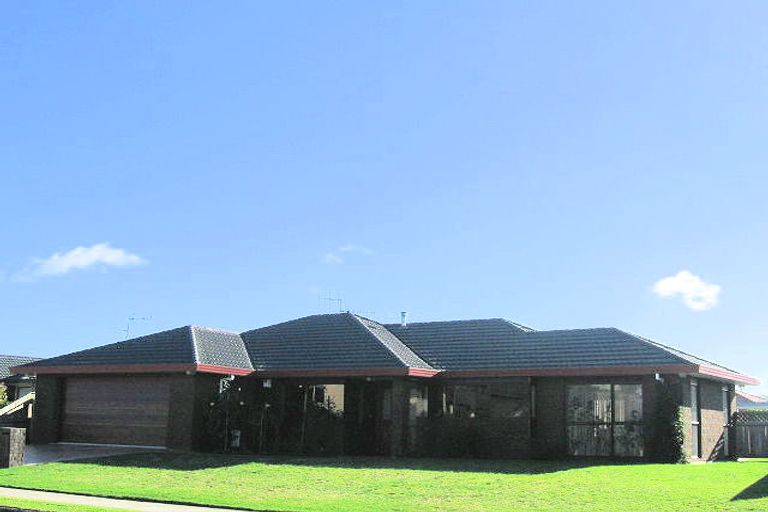 Photo of property in 126 Realm Drive, Paraparaumu, 5032