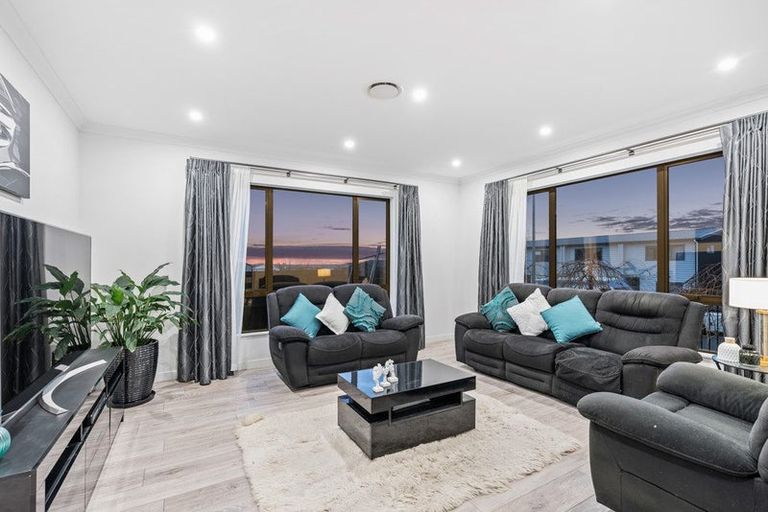 Photo of property in 25 Lime Hill Rise, Flat Bush, Auckland, 2019