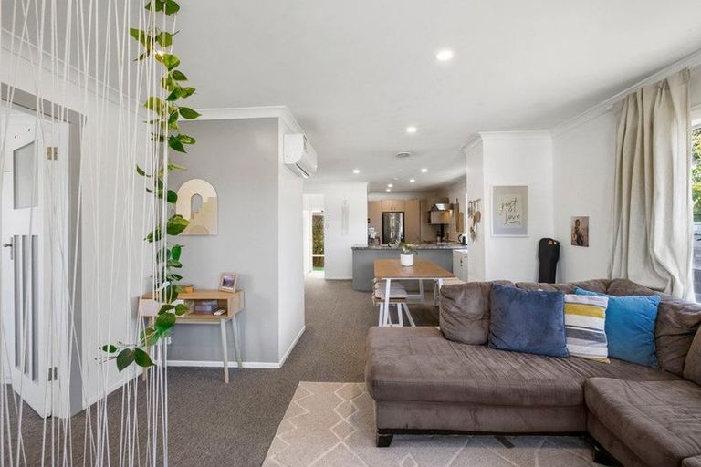 Photo of property in 10 Parris Street, Moturoa, New Plymouth, 4310