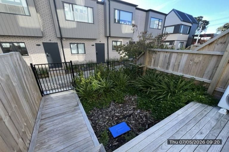 Photo of property in 7 Paetai Lane, Te Atatu Peninsula, Auckland, 0610