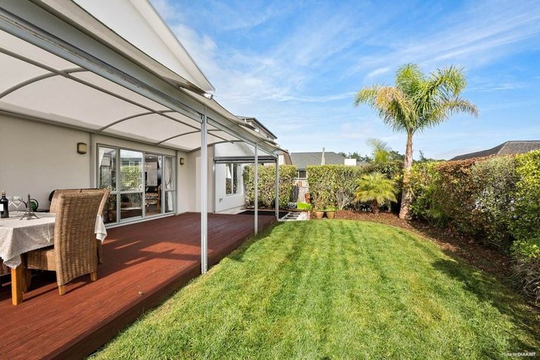 Photo of property in 17 Wye Oak Drive, Schnapper Rock, Auckland, 0632