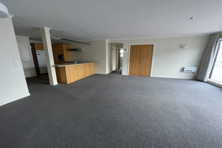 Photo of property in Endeavour Apartments, 6/125 Thorndon Quay, Pipitea, Wellington, 6011