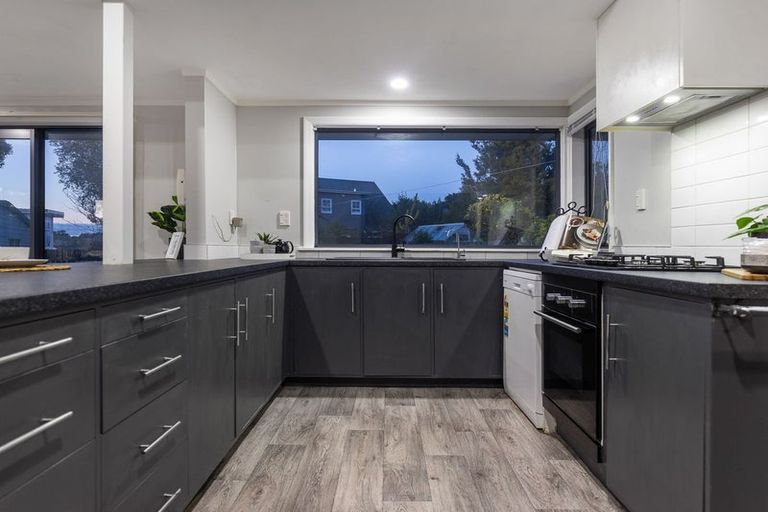 Photo of property in 24 Read Street, Levin, 5510