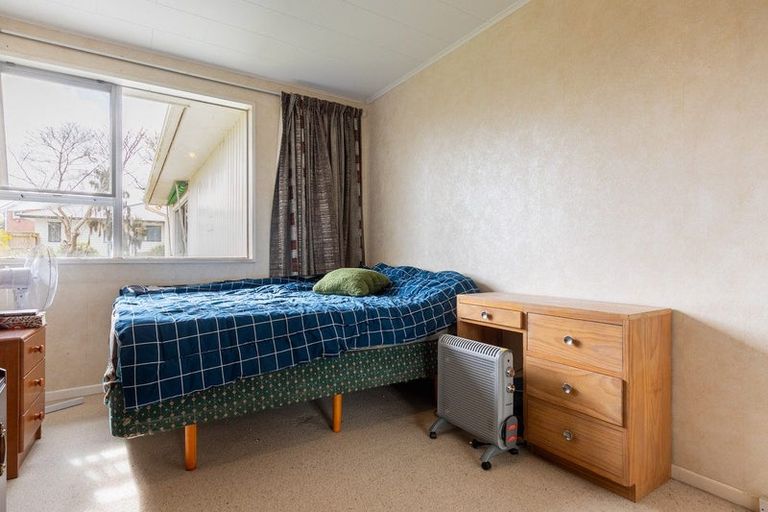 Photo of property in 18 Utauta Street, Waikanae, 5036