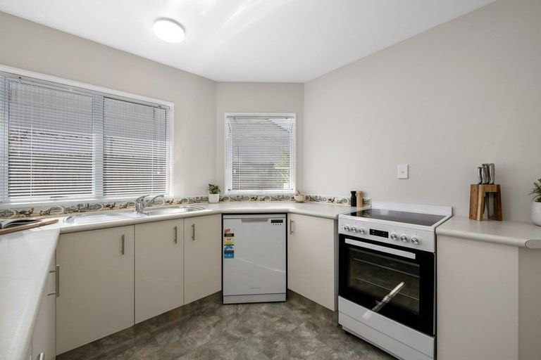 Photo of property in 2/29 Lane Street, Wallaceville, Upper Hutt, 5018