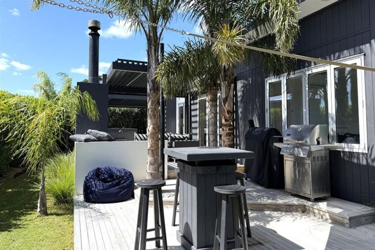 Photo of property in 106 Nikau Close, Matarangi, Whitianga, 3592