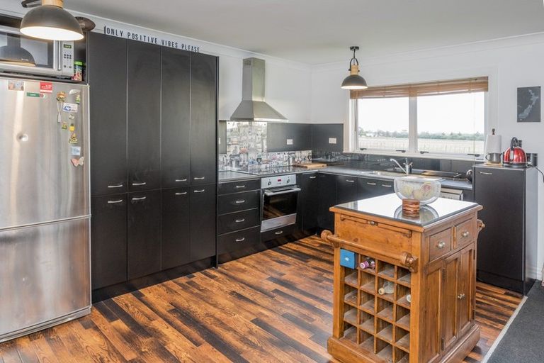 Photo of property in 121 Hokio Beach Road, Levin, 5510