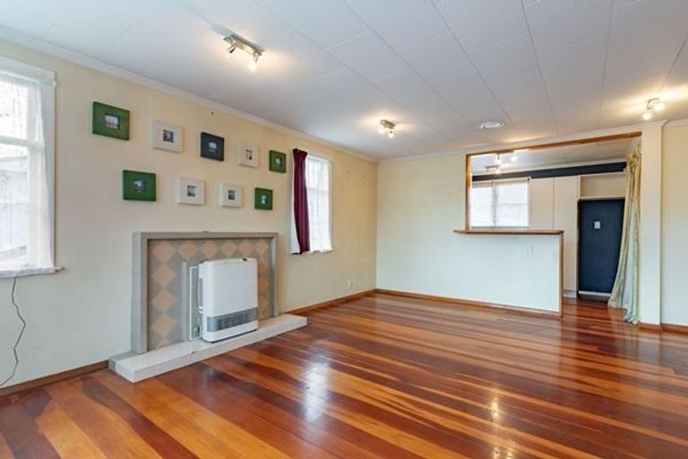 Photo of property in 8 Cole Grove, Wallaceville, Upper Hutt, 5018
