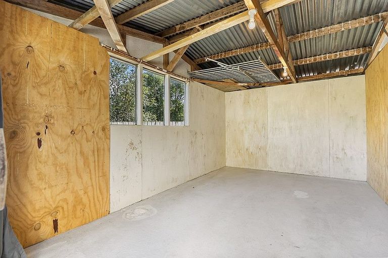 Photo of property in 16a Penfold Place, Henderson, Auckland, 0610