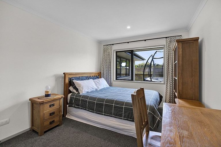 Photo of property in 2 Pipitea Place, Whalers Gate, New Plymouth, 4310