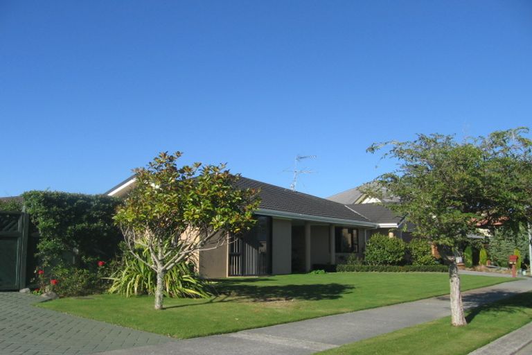 Photo of property in 19 Samwell Drive, Whitby, Porirua, 5024