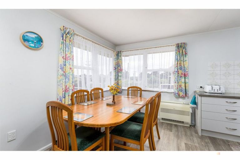 Photo of property in 6 Durham Street, Waimate, 7924