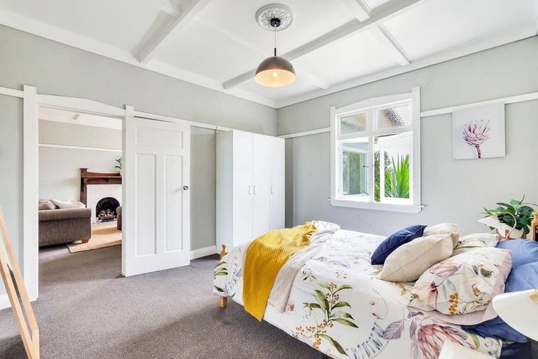 Photo of property in 19 Craigbank Avenue, New Lynn, Auckland, 0600