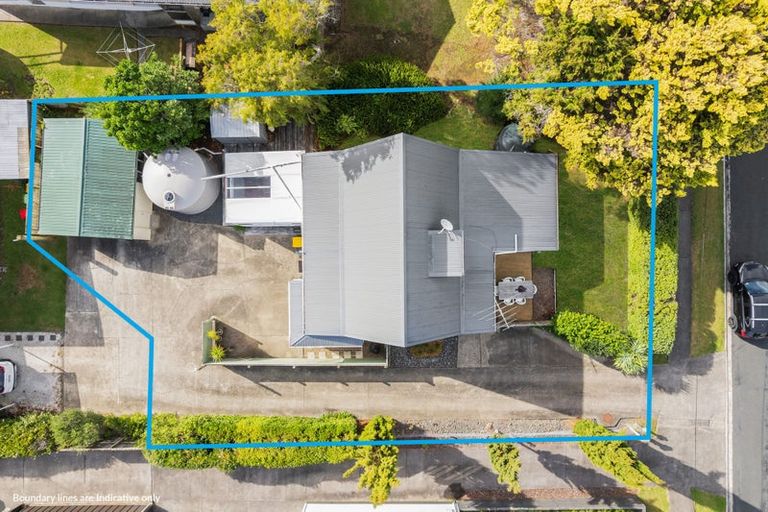 Photo of property in 21 Zealandia Road, Manly, Whangaparaoa, 0930