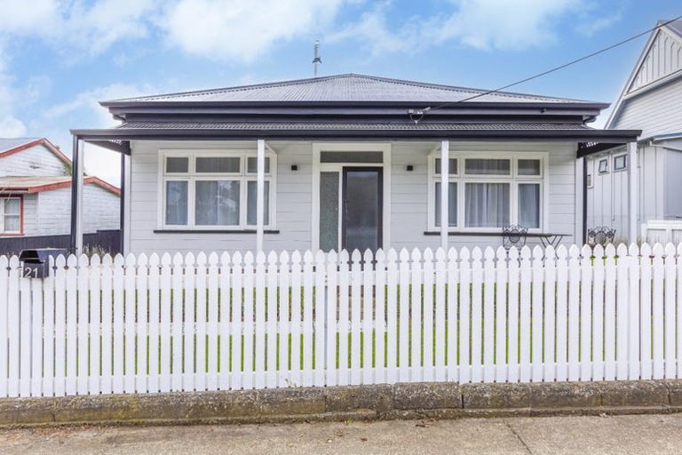 Photo of property in 21 Porangahau Road, Waipukurau, 4200
