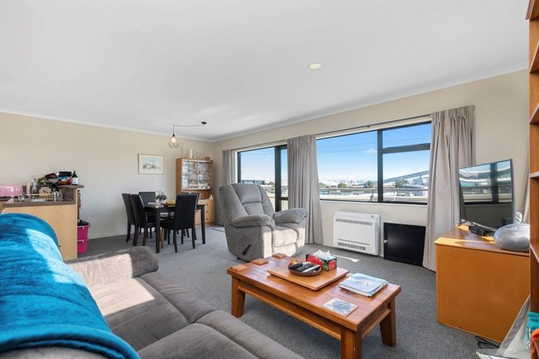 Photo of property in 43a Tawa Street, Mount Maunganui, 3116