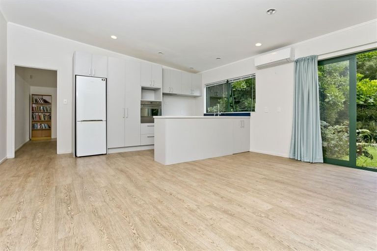 Photo of property in 6 Nandina Lane, Pukekohe, 2120