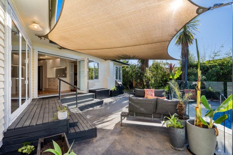 Photo of property in 57a Church Road, Taradale, Napier, 4112