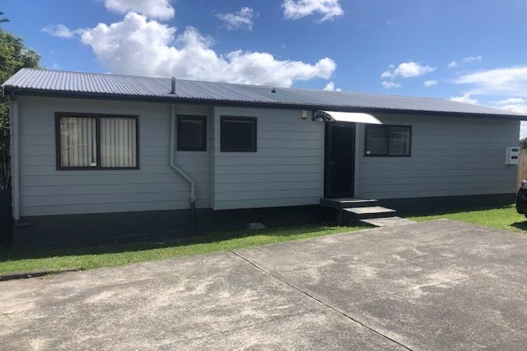 Photo of property in 61a Farquhar Road, Glendene, Auckland, 0602