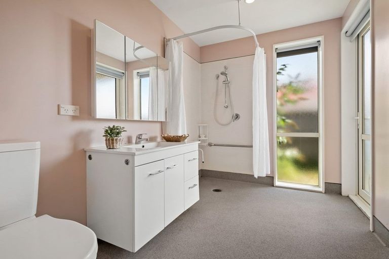 Photo of property in 21 Lenton Street, Aranui, Christchurch, 8061