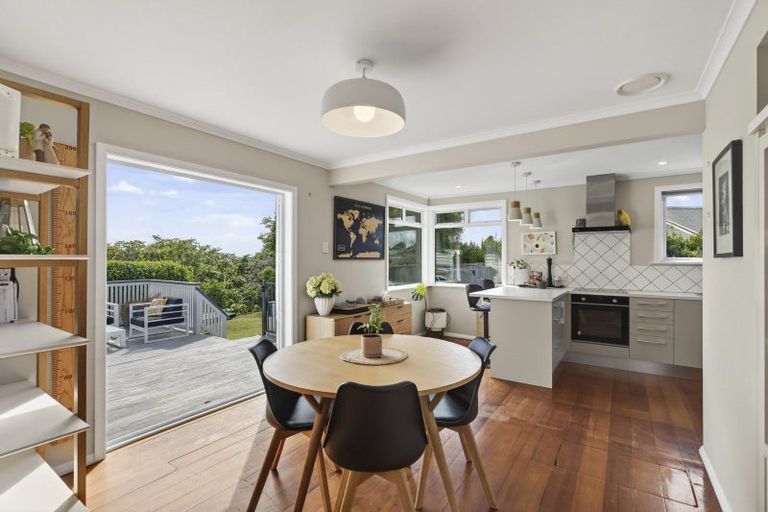 Photo of property in 10 Holford Street, Westown, New Plymouth, 4310