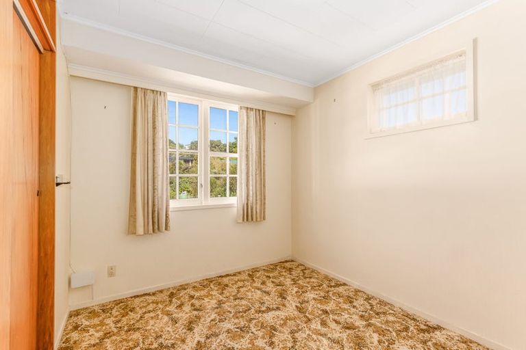Photo of property in 45 Kahu Road, Paremata, Porirua, 5024