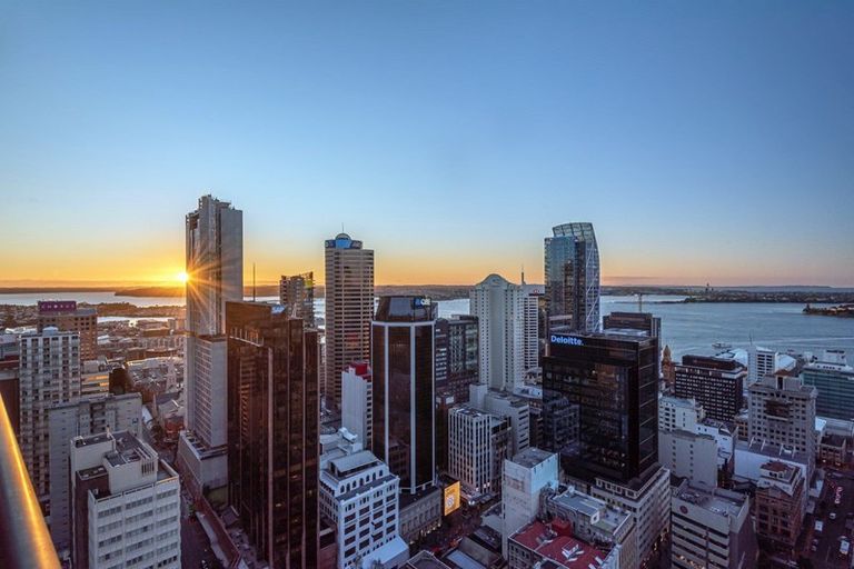 Photo of property in The Metropolis Apartments, 3303/1 Courthouse Lane, Auckland Central, Auckland, 1010