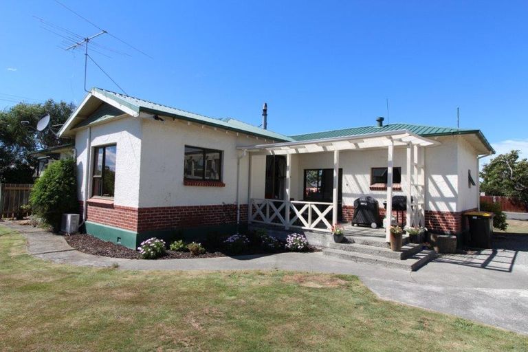 Photo of property in 14 Queen Street, Winton, 9720