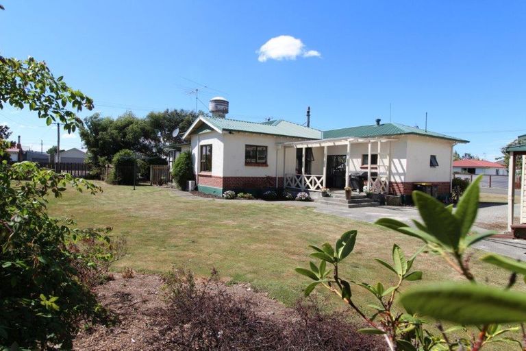 Photo of property in 14 Queen Street, Winton, 9720