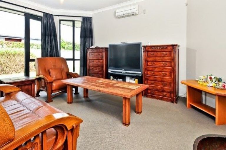 Photo of property in 44 Wiltshire Drive, Huntington, Hamilton, 3210