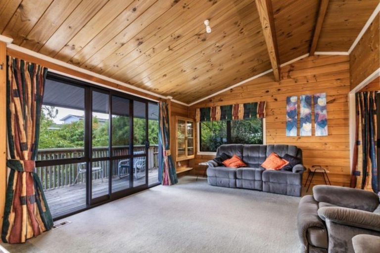Photo of property in 34 Tremaine Avenue, Two Mile Bay, Taupo, 3330