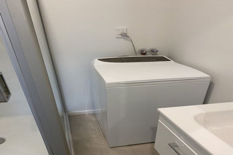 Photo of property in 17 Gipps Street, Karori, Wellington, 6012