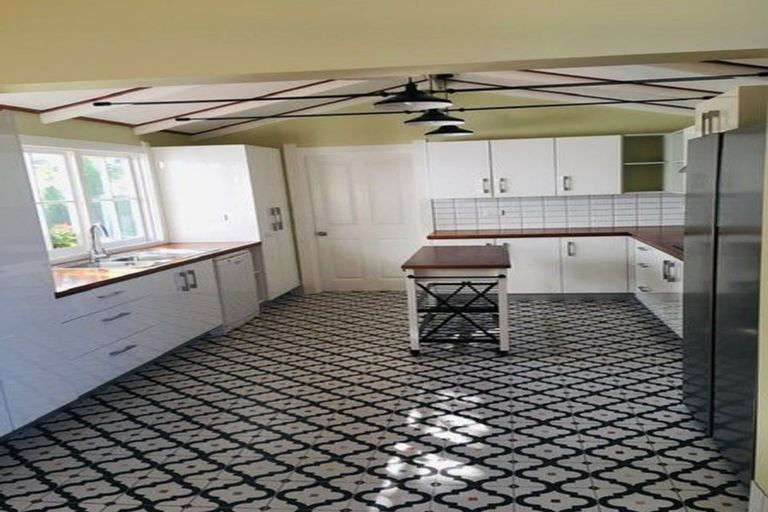 Photo of property in 14 Russell Street, Otane, 4202