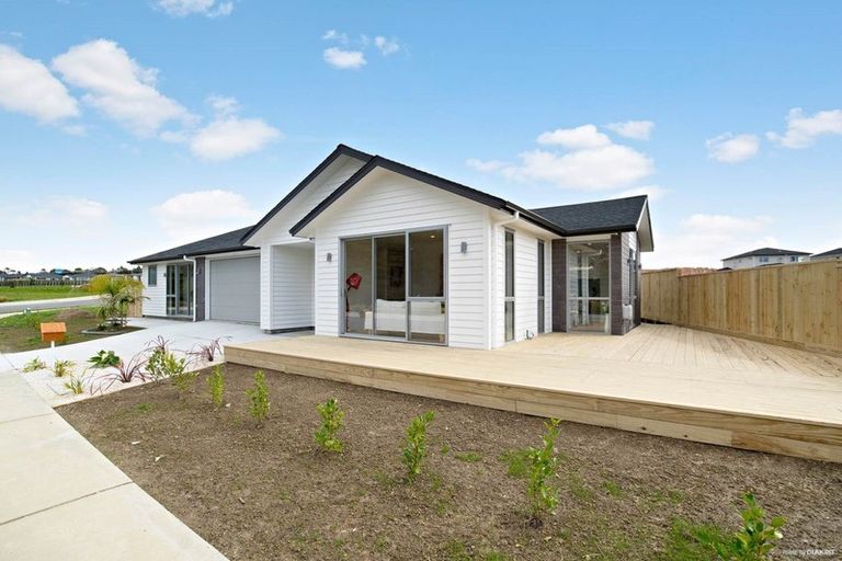 Photo of property in 7 Johns Creek Crescent, Silverdale, 0932