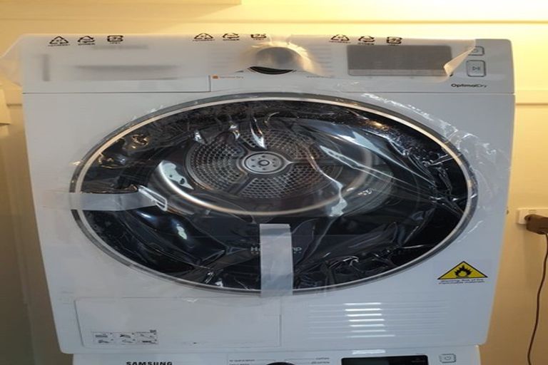 Photo of property in 1/21 Tiri Tiri Road, Birkdale, Auckland, 0626