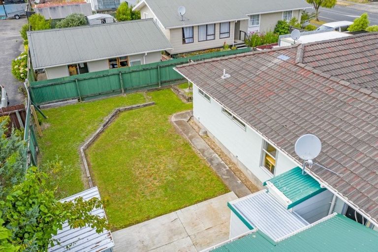 Photo of property in 2/15 Gemstone Drive, Birchville, Upper Hutt, 5018