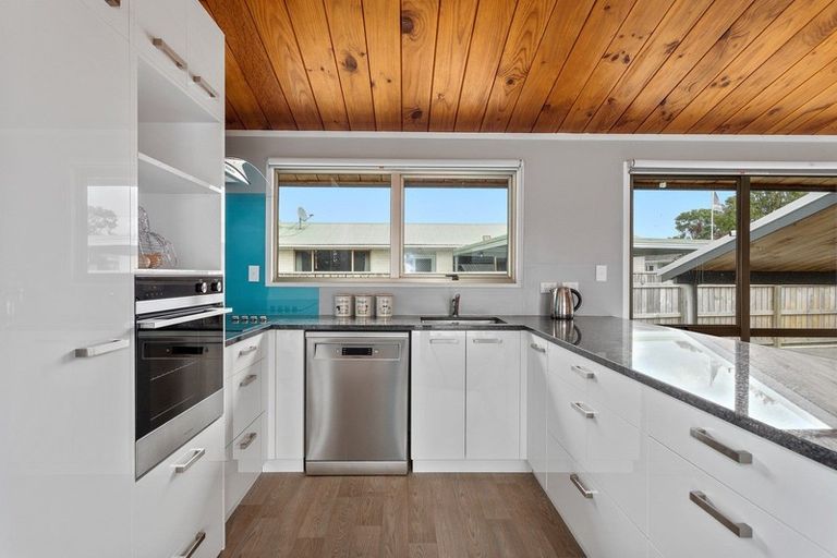 Photo of property in 49 Rata Avenue, Edgecumbe, 3120