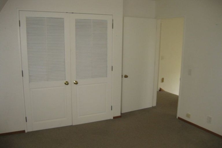 Photo of property in 2/27 Macdonald Crescent, Te Aro, Wellington, 6011