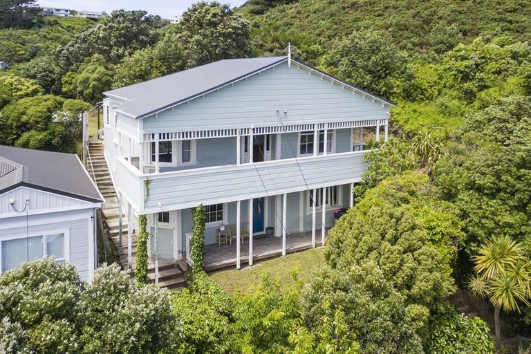 Photo of property in 205 Melbourne Road, Island Bay, Wellington, 6023