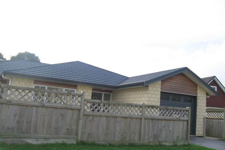 Photo of property in 20 Redwood Avenue, Tawa, Wellington, 5028