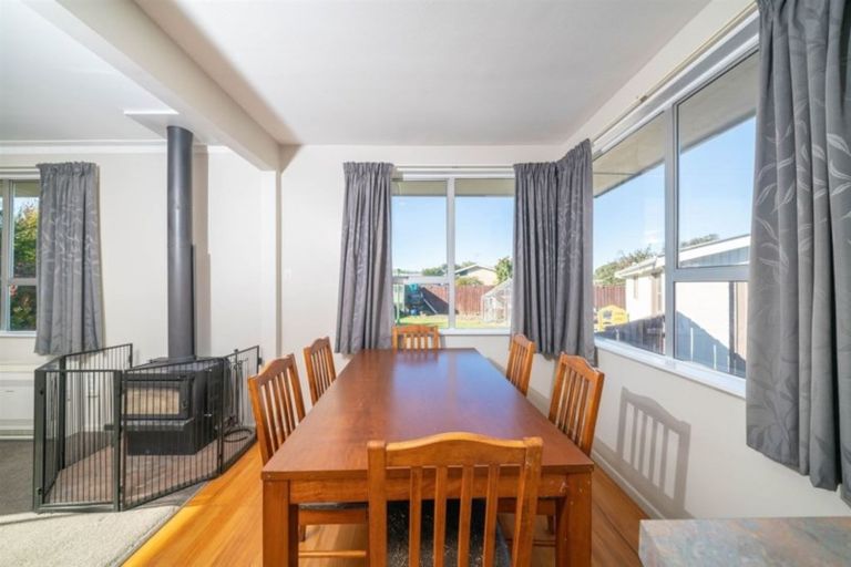 Photo of property in 487 Mairehau Road, Parklands, Christchurch, 8083